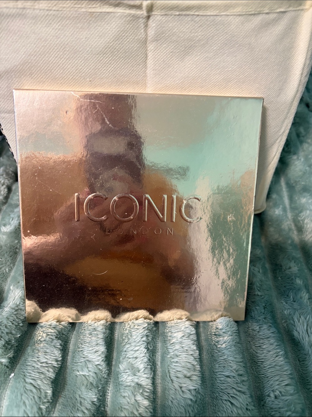 ICONIC London Metallic Rose eyeshadow palette